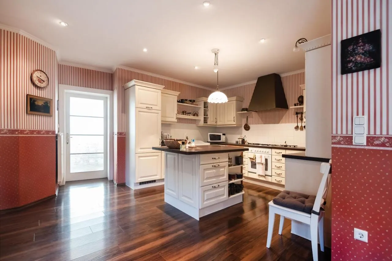 Apartment Renoviertes Bauernhaus Mit Garten In Ruhelage Vienna
