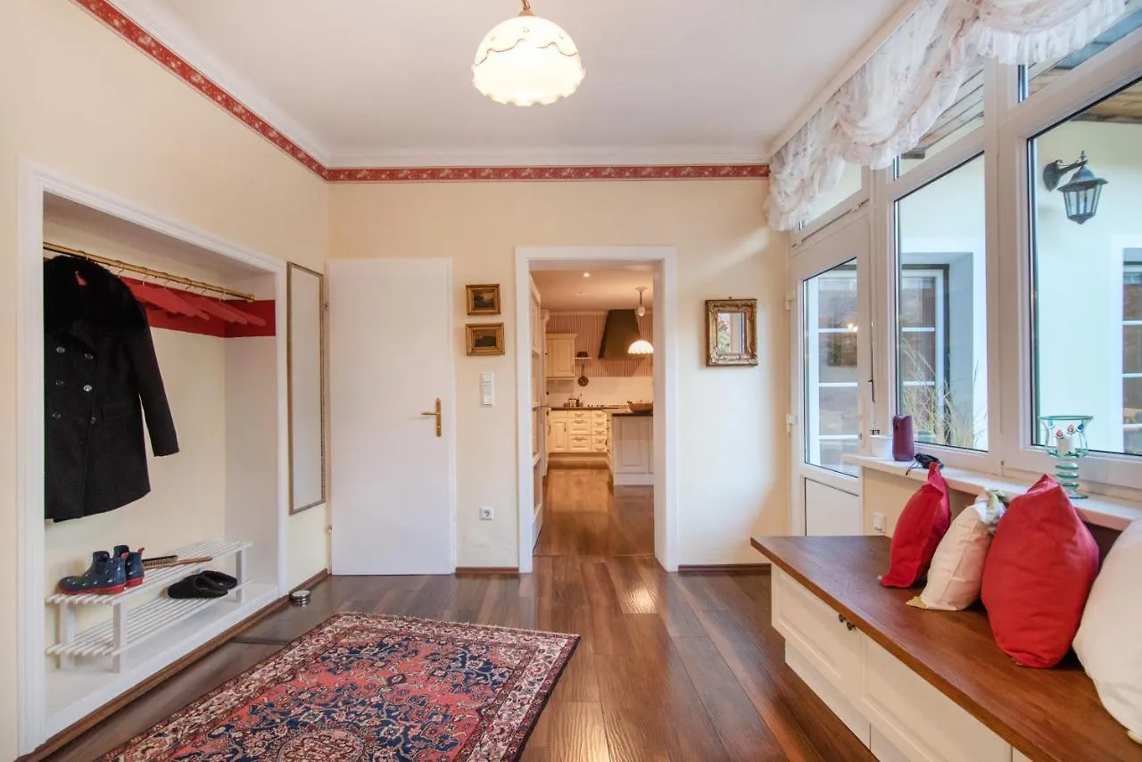 Apartment Renoviertes Bauernhaus Mit Garten In Ruhelage Vienna Austria