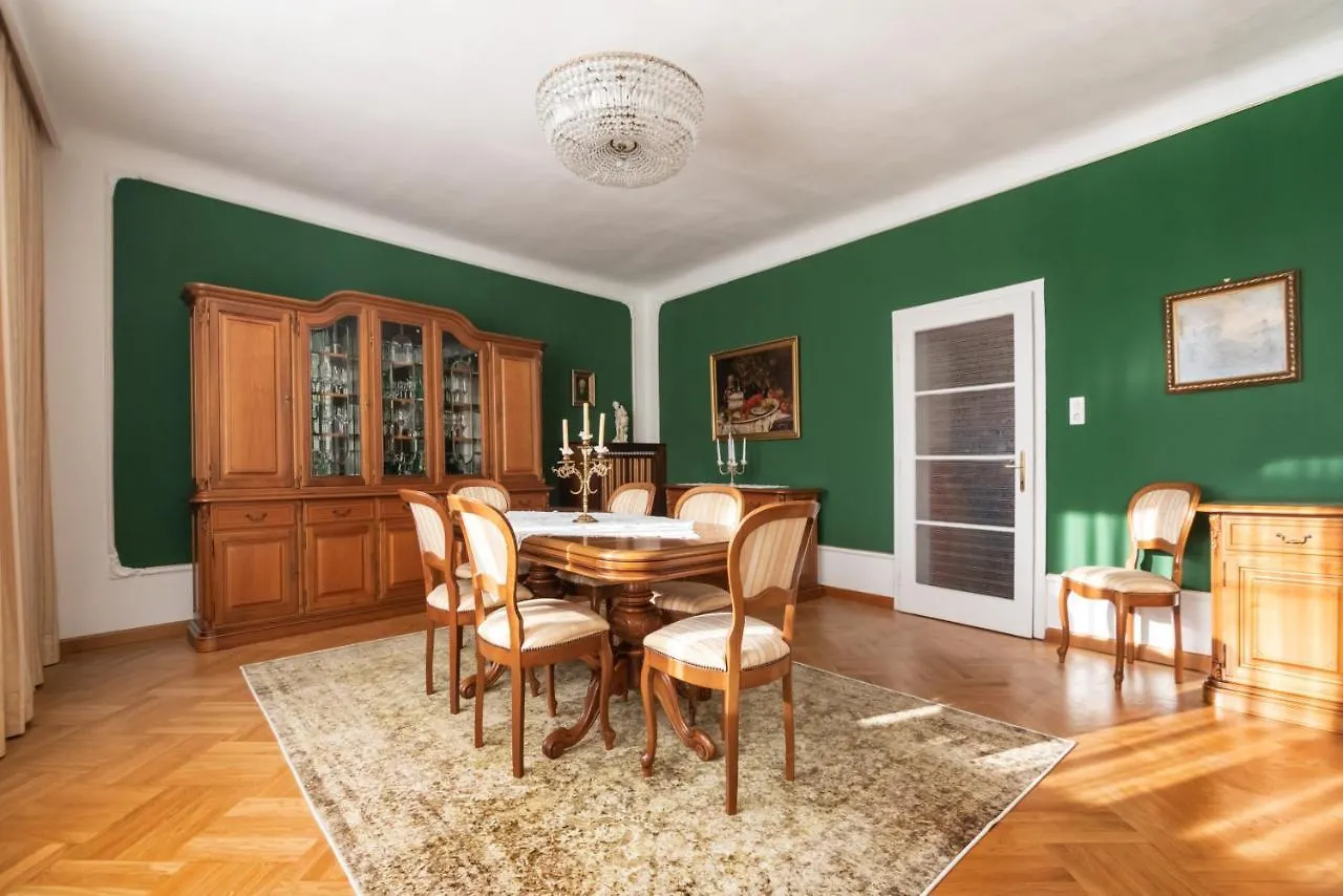 Apartment Renoviertes Bauernhaus Mit Garten In Ruhelage Vienna