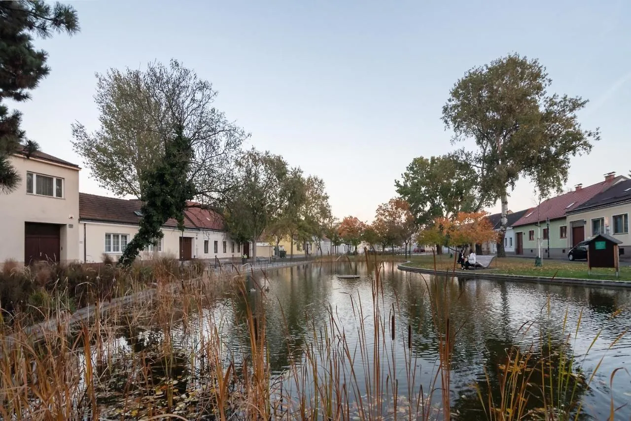 Apartment Renoviertes Bauernhaus Mit Garten In Ruhelage Vienna