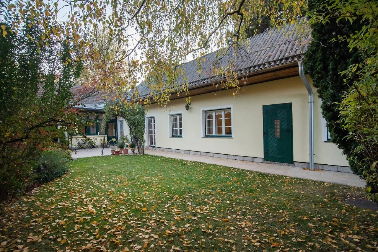 Renoviertes Bauernhaus Mit Garten In Ruhelage Vienna Apartment