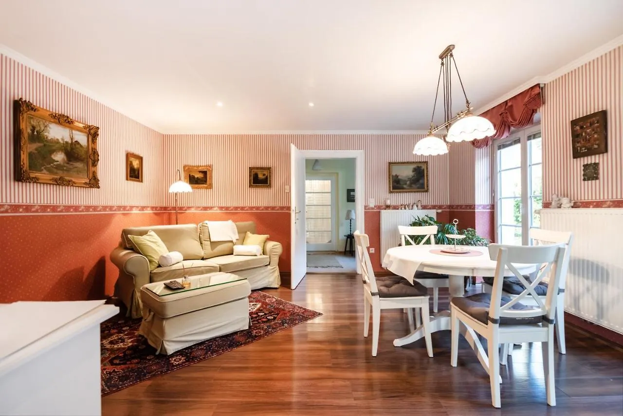 Apartment Renoviertes Bauernhaus Mit Garten In Ruhelage Vienna